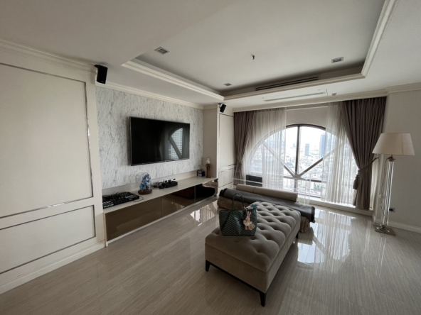 139.State Tower Bangkok (10)