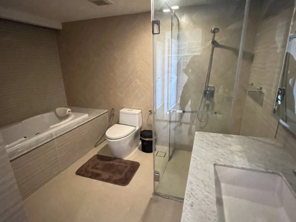 139.State Tower Bangkok (13)
