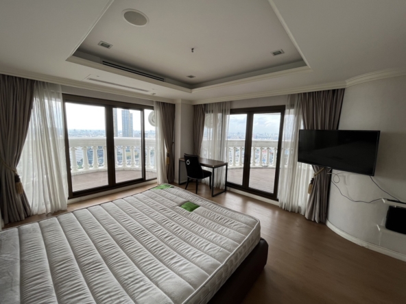 139.State Tower Bangkok (14)