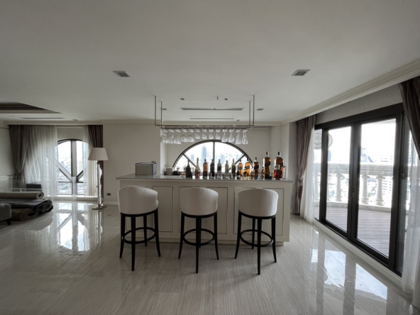 139.State Tower Bangkok (6)