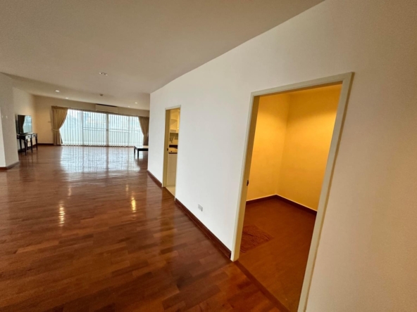 193.Tower Park Condo - 3BR3BA-280sqm. -fl.30-95K_011