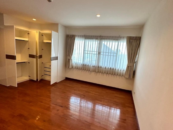 193.Tower Park Condo - 3BR3BA-280sqm. -fl.30-95K_019