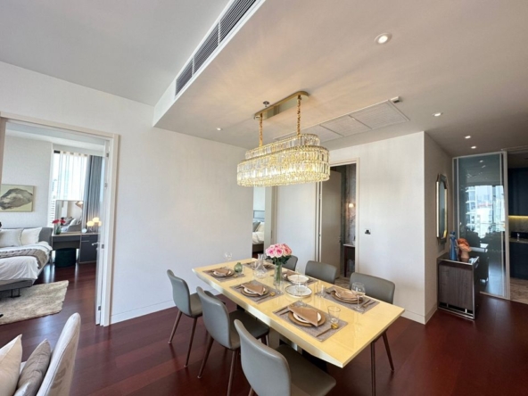 63.KHUN By YOO_82sqm_2b2b_16fl_130K_009