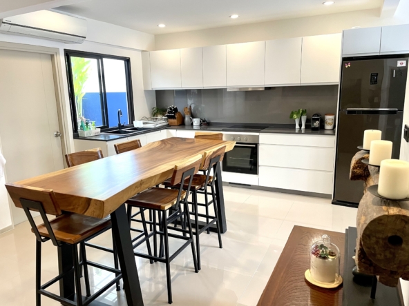 91.Moo Baan Shizen on Pattanakarn 32_313sqm_4b5b_95K_016