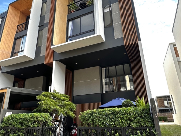 91.Moo Baan Shizen on Pattanakarn 32_313sqm_4b5b_95K_018