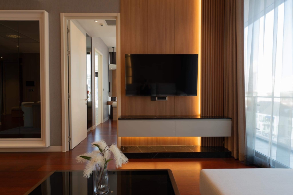 Conntact The Luxe Group Thailand